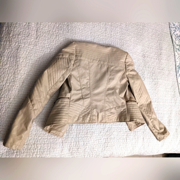 Jacket - Picture 2 of 3